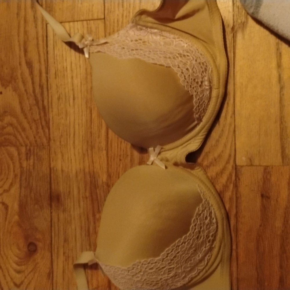 Isaac Mizrahi Women's NUDE Perfection Demi Bra  Style 72409 We EPLC